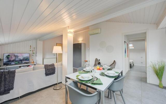 White Paradise Rooftop Stunning Lake View