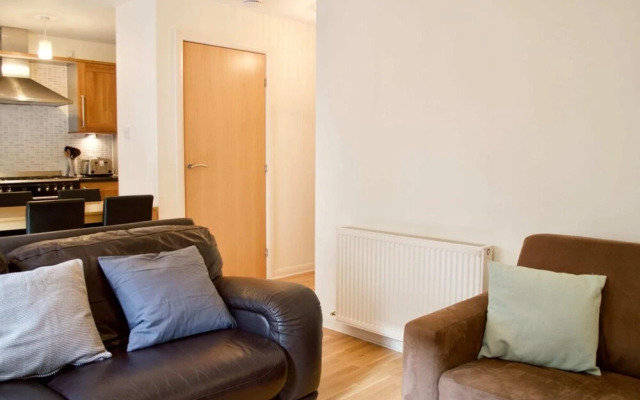 Modern 2 Bedroom City Centre Flat