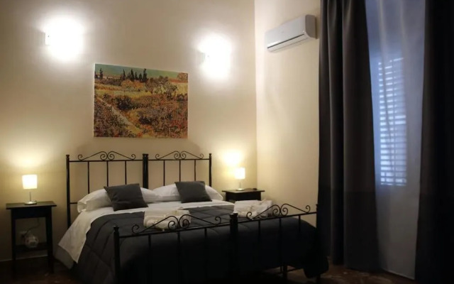 * 1 * 7 * 4 * Via Roma, Rooms Breakfast, B&B
