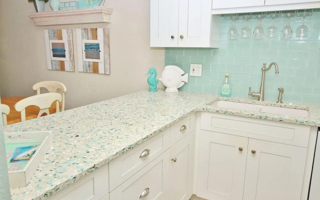 Sea Coast Gardens III 105