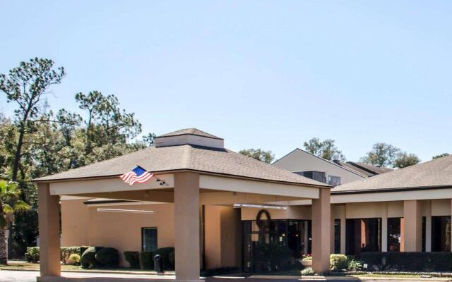 Quality Inn & Suites Pensacola Bayview