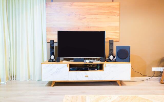 Luxurious 2BR St. Moritz Puri Apartment with Private Lift