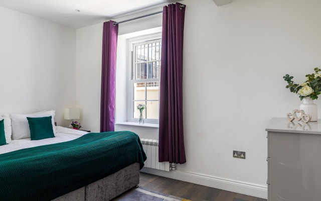 Brand new 3-bedroom with AC in Maida Vale