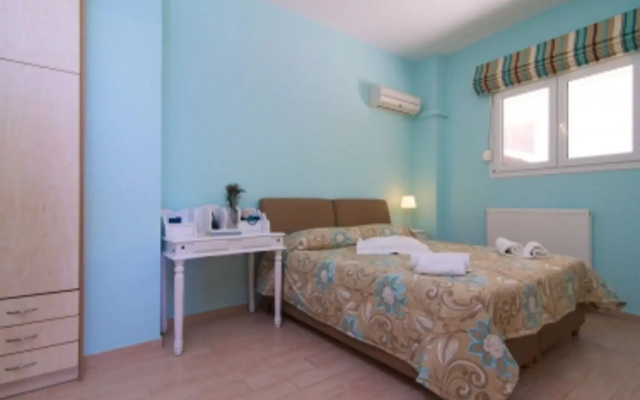 Beachfront Property Only 1 Klm To The City Center!