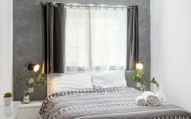 Modern Ensuite Rooms Near Balluta Bay