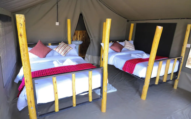 Emunyan Mara Camp