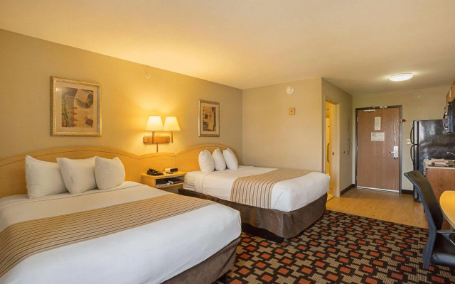 Suburban Studios Clarksville-Louisville North