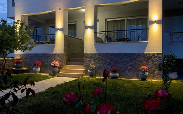 Manolis Apartments