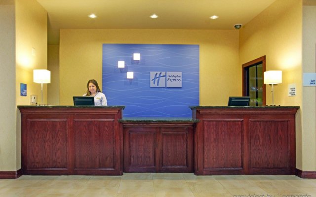 Holiday Inn Express & Suites Hearne, an IHG Hotel