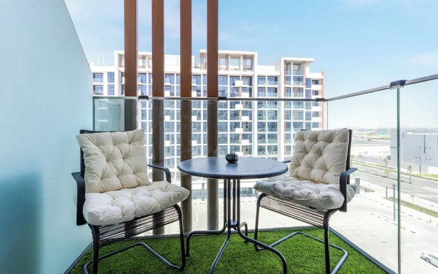 Waves - Azizi Riviera 24: Modern 1 Bedroom Apartment