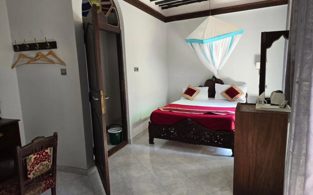 Dhow Palace Hotel