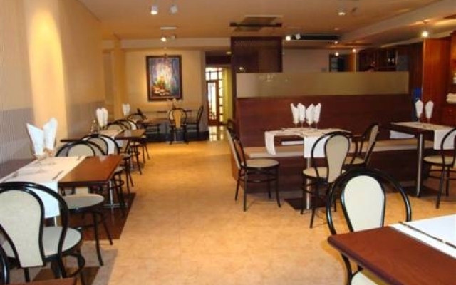 Aparthotel El Serch