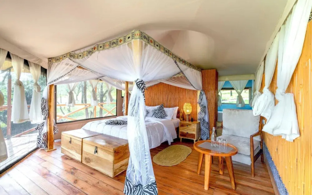 KumbuKumbu Luxury Tented Camp