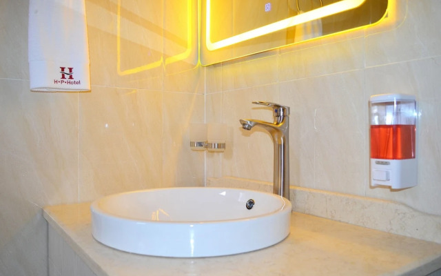 OYO 16061 Hotel Holly Hock