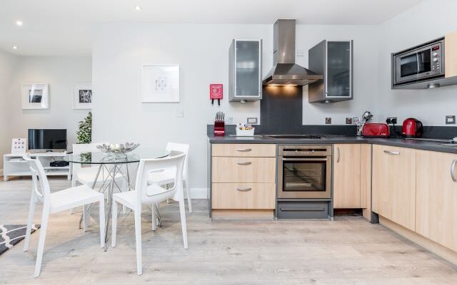 Roomspace Serviced Apartments -Thames Edge
