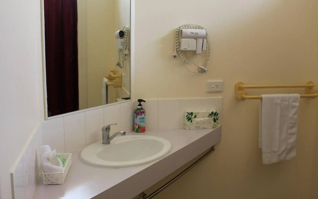 Parkside Motel