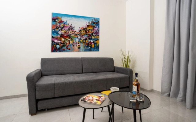HolySuite J Tower
