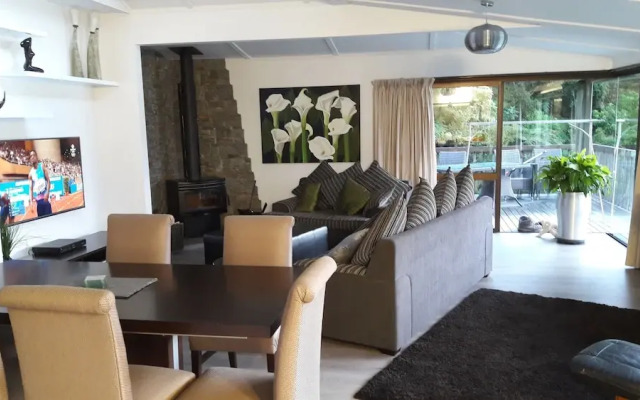 Water's Edge Holiday Homes