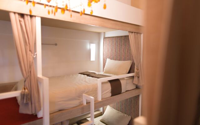 Stay With Hug Poshtel & Activities