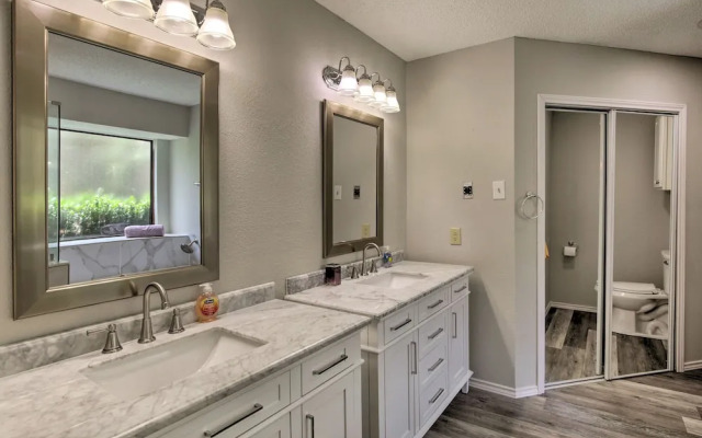 Convenient Allen Retreat, 2 Mi to Downtown!