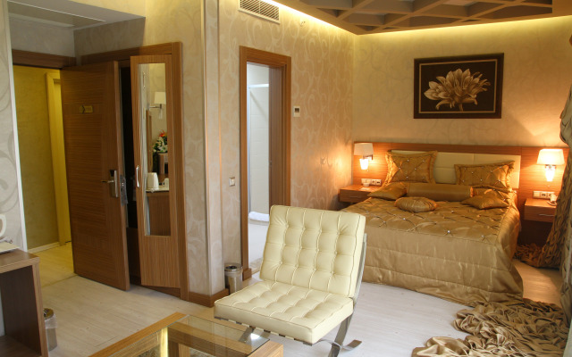 The Time Hotel Old City