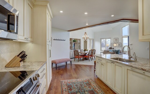 2br In The Seasons At Arrowhead-vaulted Ceilings 2 Bedroom Condo by RedAwning