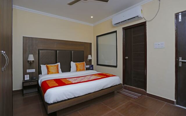 OYO 8905 Hotel Tapastali