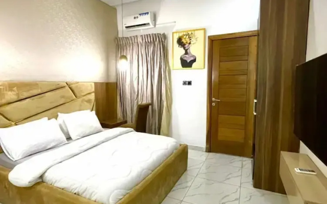 Serviced Apartment