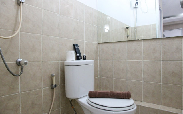 Clean and Cozy 2BR at Green Bay Apartment