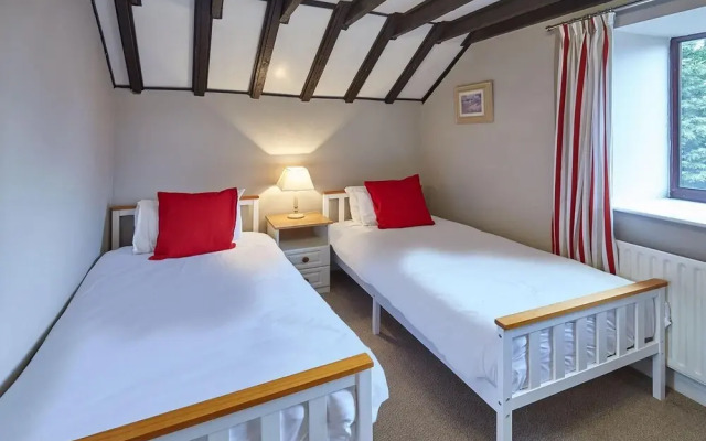 Host Stay Larpool Mews Holiday Home