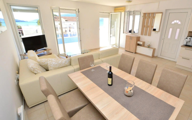 TOP-APARTMENT MONTENEGRO, with private Pool!