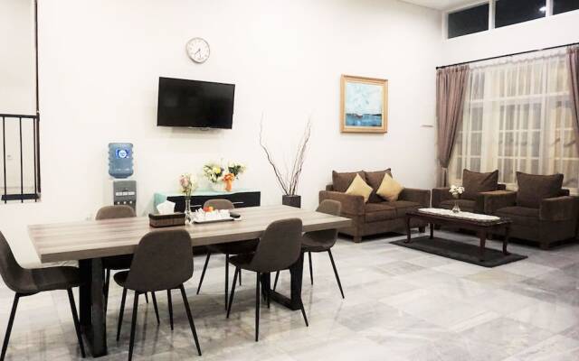 UROOMS Senopati