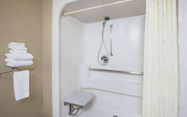 Super 8 by Wyndham Clearfield