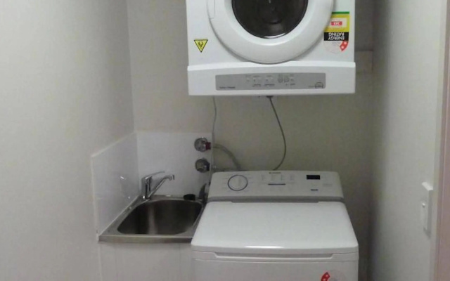 Direct Hotels – Dalgety Apartments – Guest Rooms – Townsville