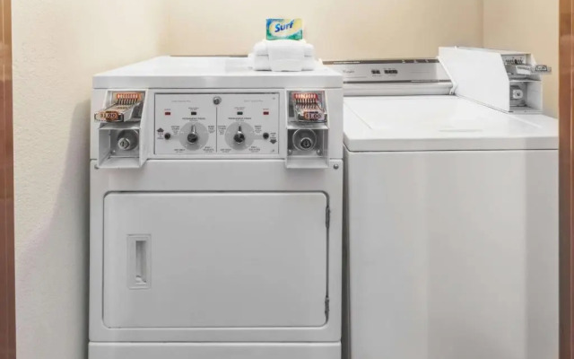 Super 8 Merrillville/Gary Area