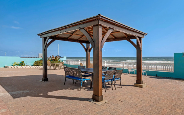 Comfort Inn & Suites Ormond Beach Oceanfront