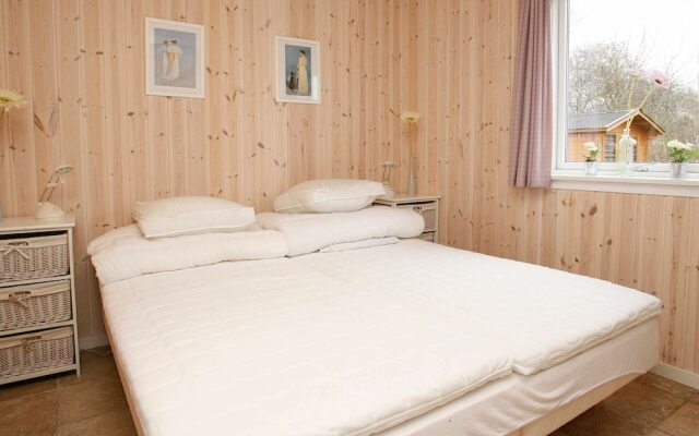 Elite Holiday Home in Vinderup With Private Pool
