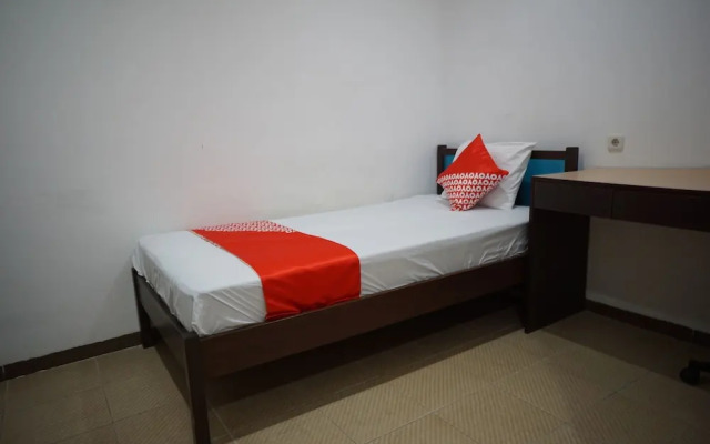 OYO 92863 Hotel Blessing