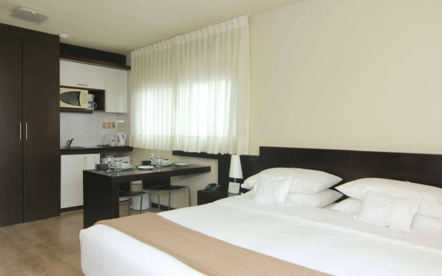 27 Suites Apart Hotel