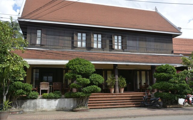 Bua Luang Hotel