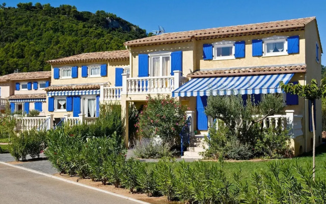 Terraced House in Vidauban With Pool