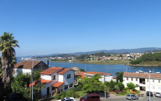 Apartment with 2 Bedrooms in Pontevedra, with Wonderful Sea View And Wifi - 4 Km From the Beach