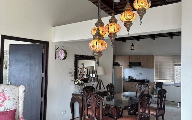 Luxsugero Penthouse Kaichidham