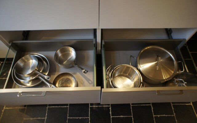 J and R Brussels City Apartment