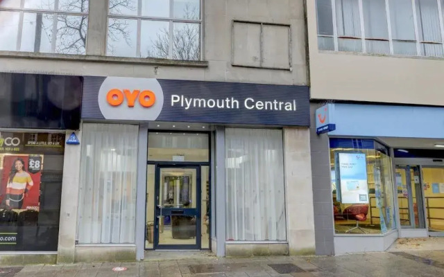 OYO Plymouth Central Hotel