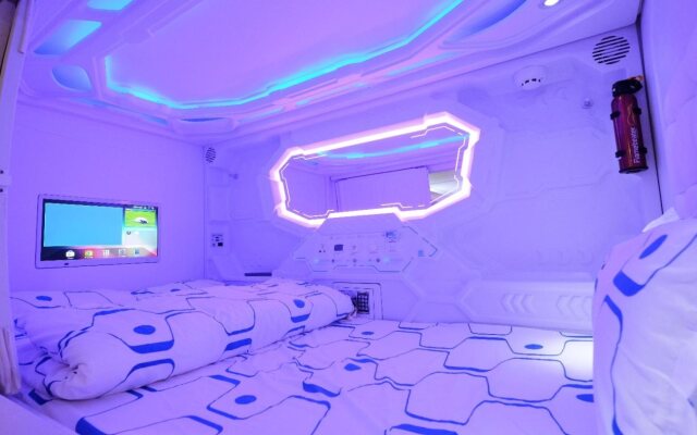 Audrey Capsule Hostel