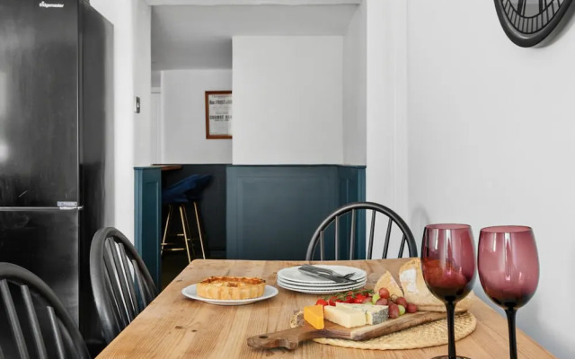 Coombe Bank in Teignmouth