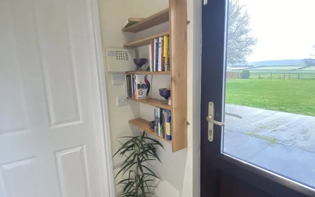 Cosy Stable Conversion Between Sheffield & Leeds