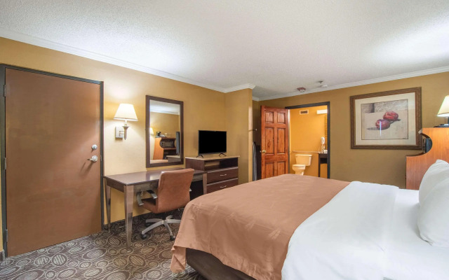Quality Inn & Suites Ft. Jackson Maingate