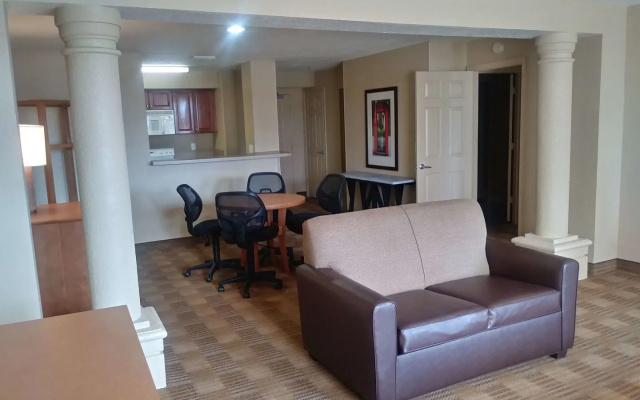 Studio 6 Suites Jacksonville Deerwood Park FL